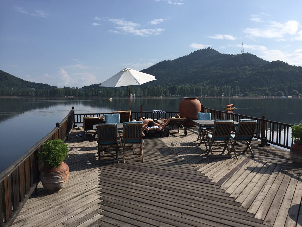 hotel-img