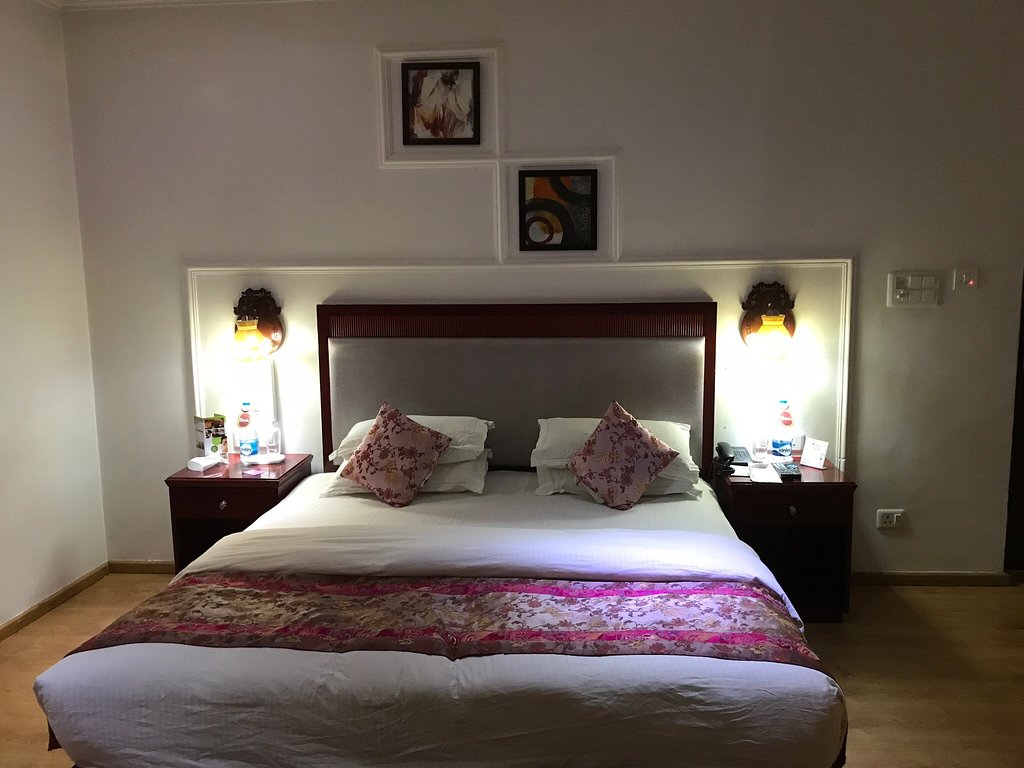 hotel-img