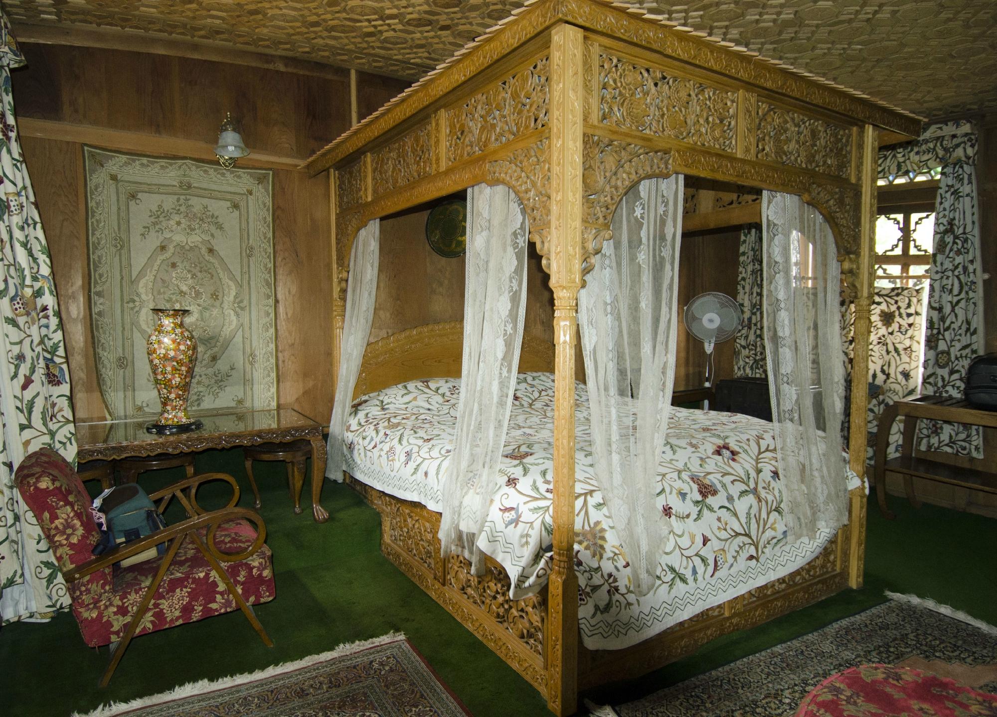 hotel-img