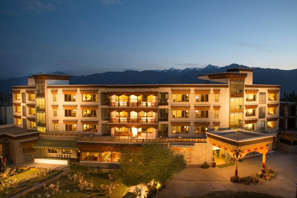 hotel-img
