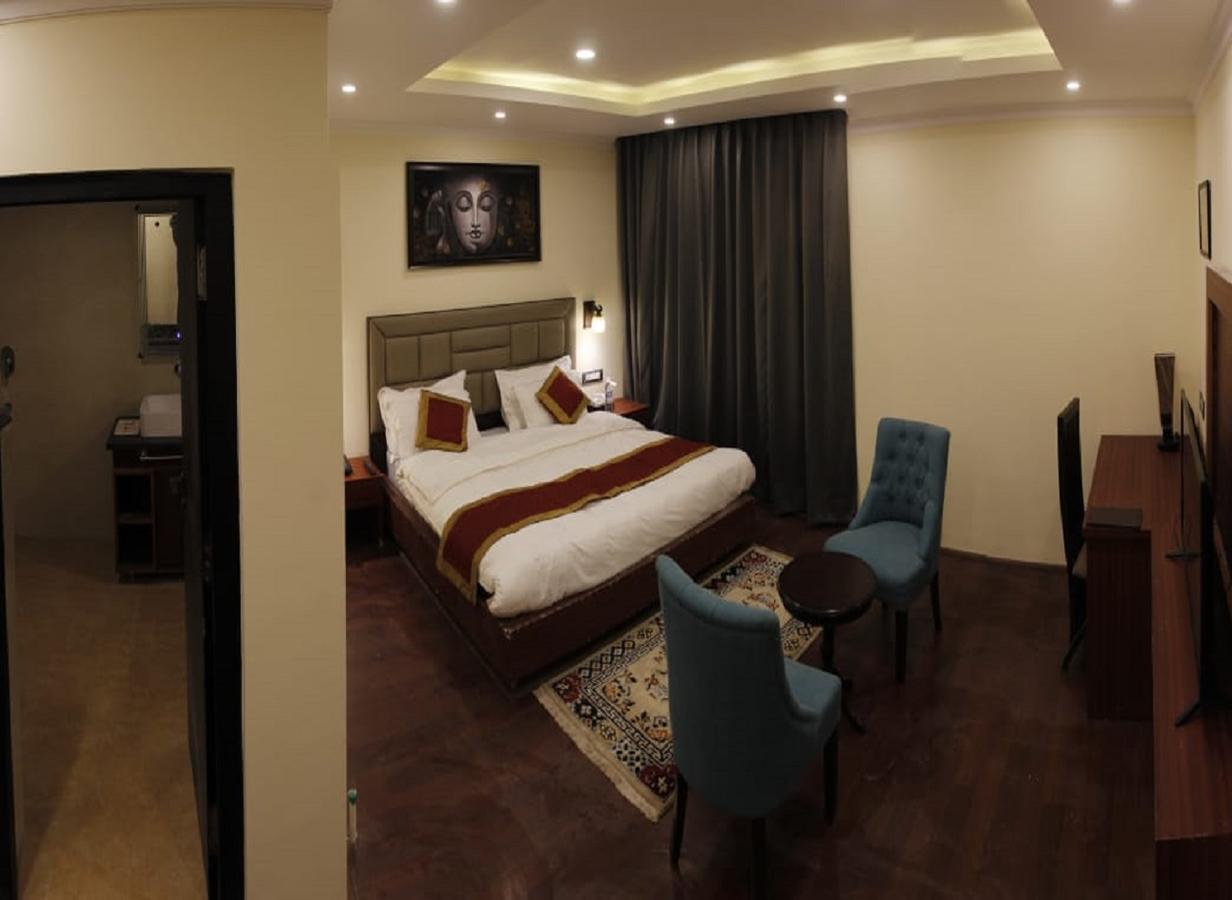 hotel-img