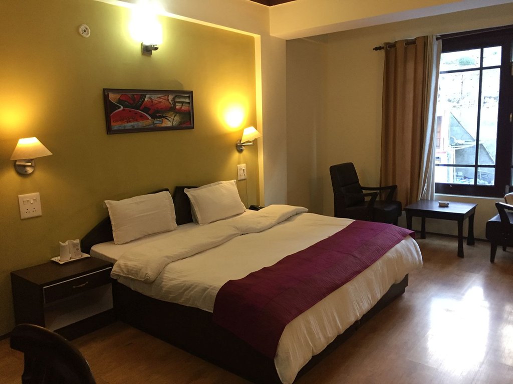 hotel-img