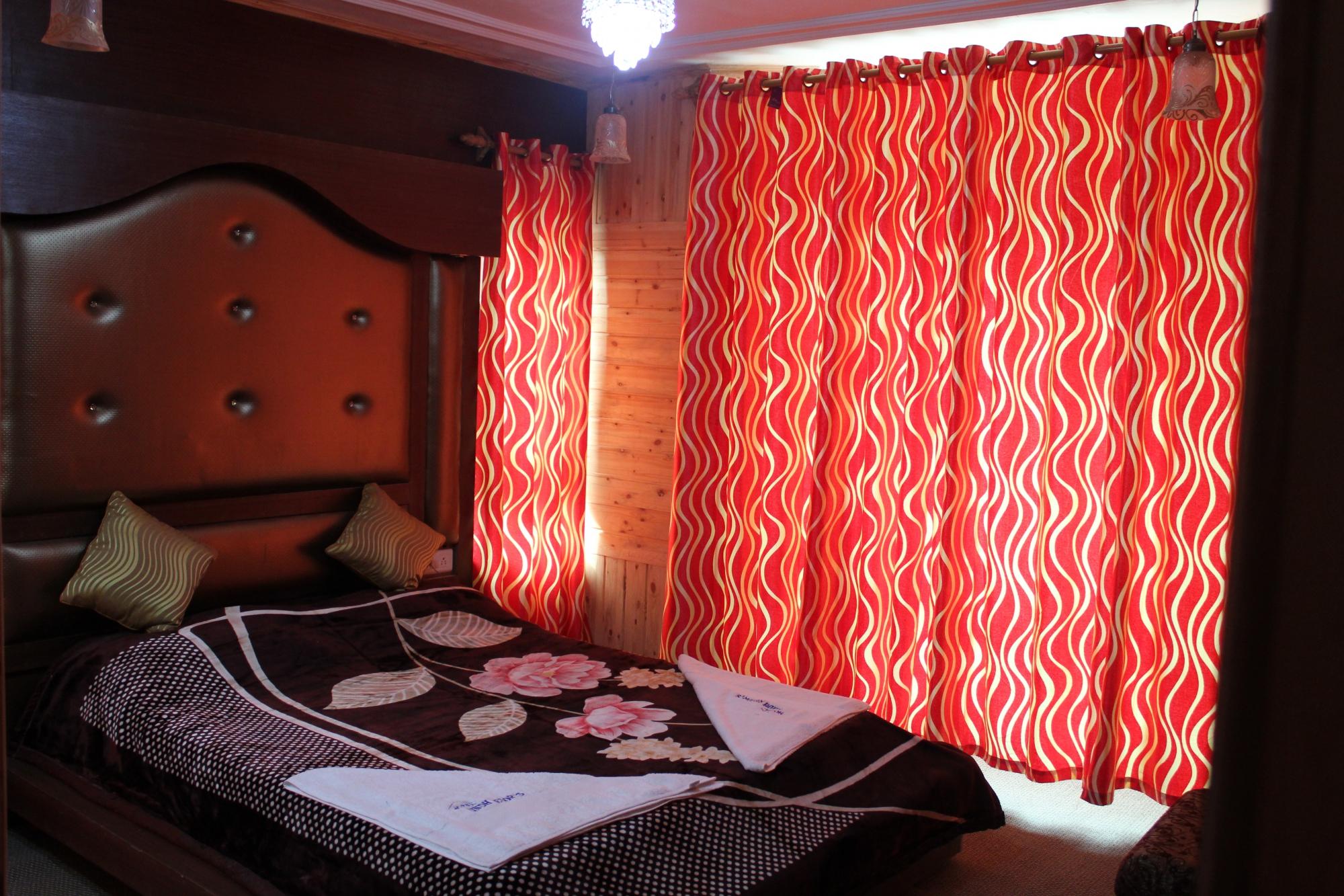 hotel-img