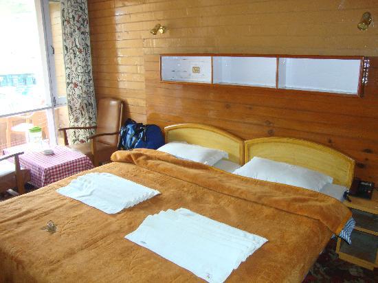 hotel-img